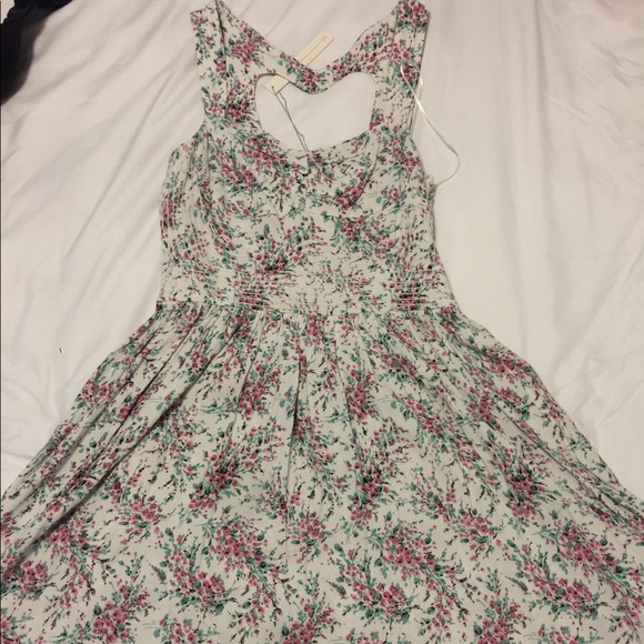 Spring dress - Picture 2 of 2